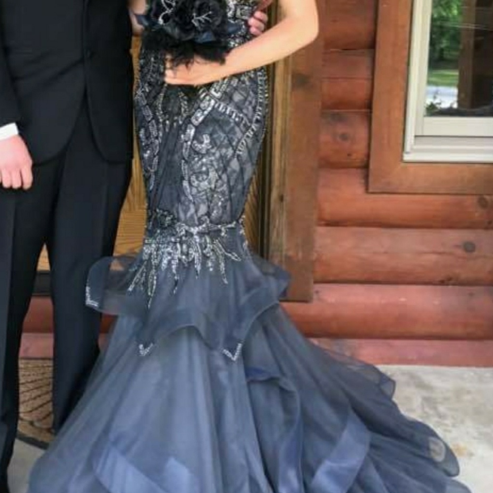 Jovanni gown